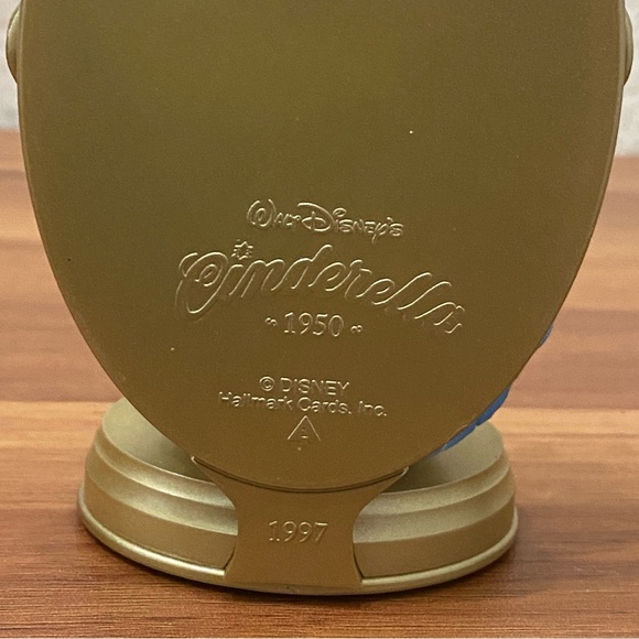 Vintage 1997 DISNEY Hallmark Cinderella Christmas Tree Ornament - Picture 15 of 15